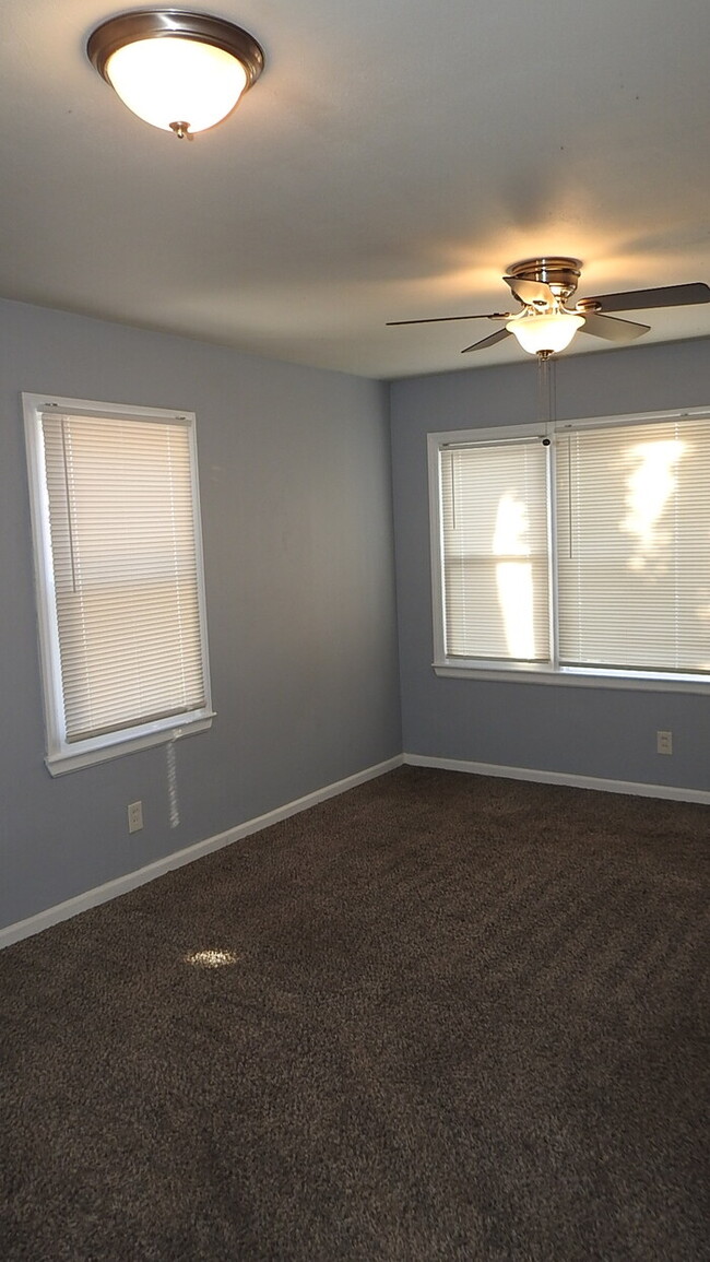 Building Photo - 3bedroom - 1 bath in Raytown