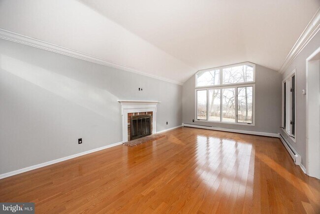 Building Photo - 1104 Tinker Hill Ln