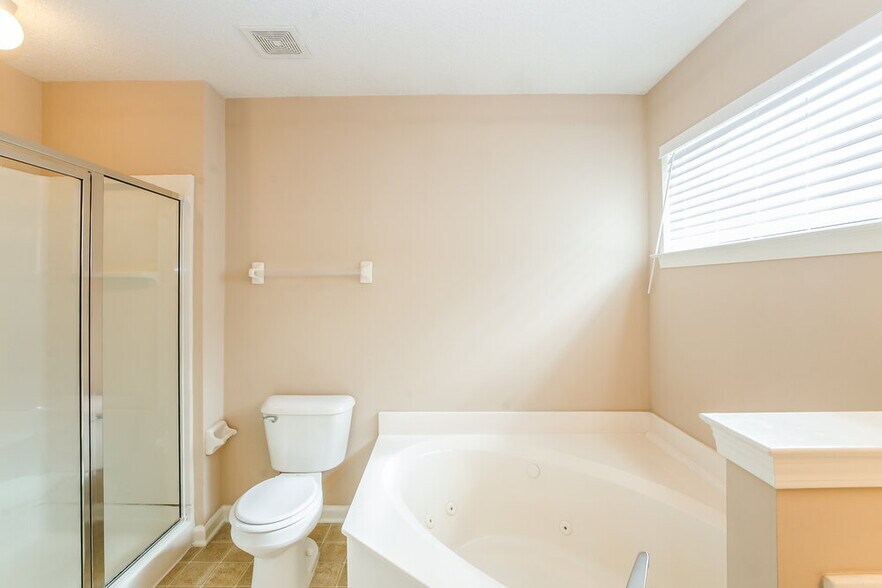 Building Photo - 8408 Cross Point Dr