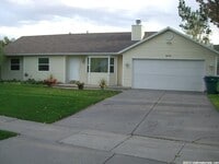 Building Photo - 2575 Dry Creek Dr