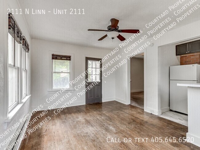 Building Photo - 2111 N Linn Ave