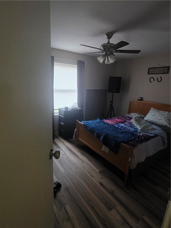 Building Photo - 1190 Kent Rd