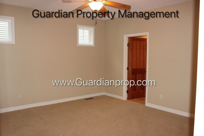 Building Photo - Gorgeous Brooklyn Park Single Family Home, 2 Car Garage, W/D, Office, Available Jan/Feb