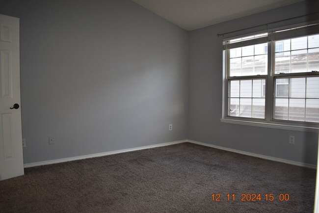 Building Photo - Littleton 3 BEDROOMS - GREAT LOCATION