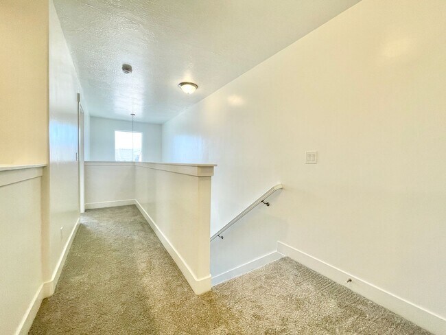 Building Photo - Beautiful Poolside Townhome at The Exchange!