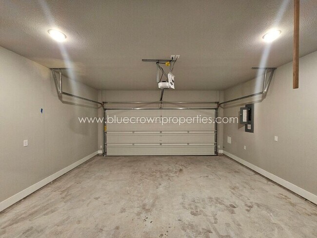 Building Photo - 1800 Aleia Cv
