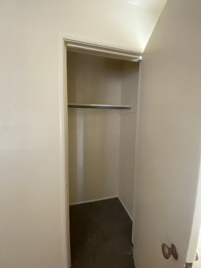 Building Photo - Beautiful 3 Bedroom Home! Available Now!