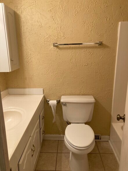 Bathroom - 629 Forest Lake Dr N