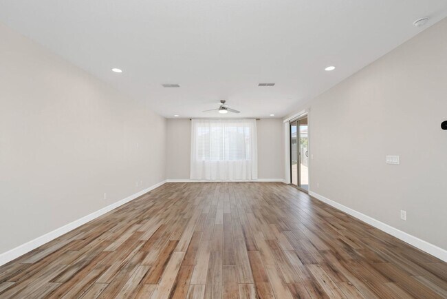 Building Photo - Luxury Kitchen + 3 Bed & Den/Office in Azure Canyon | Quartz, Gas Cooktop & More