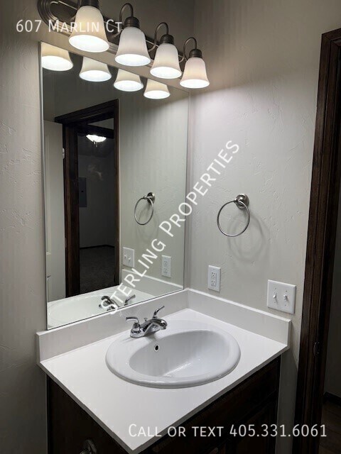 Building Photo - 607 Marlin Ct