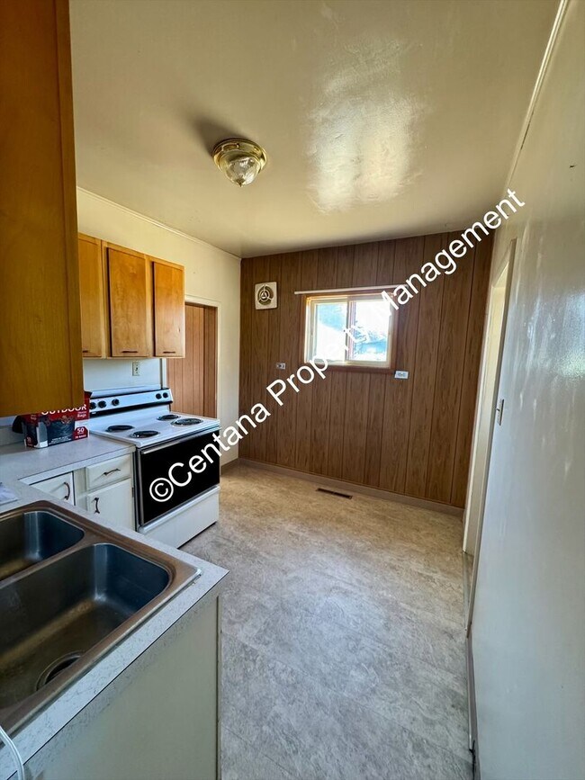 Building Photo - 1 Bed 1 Bath Located in the Flats