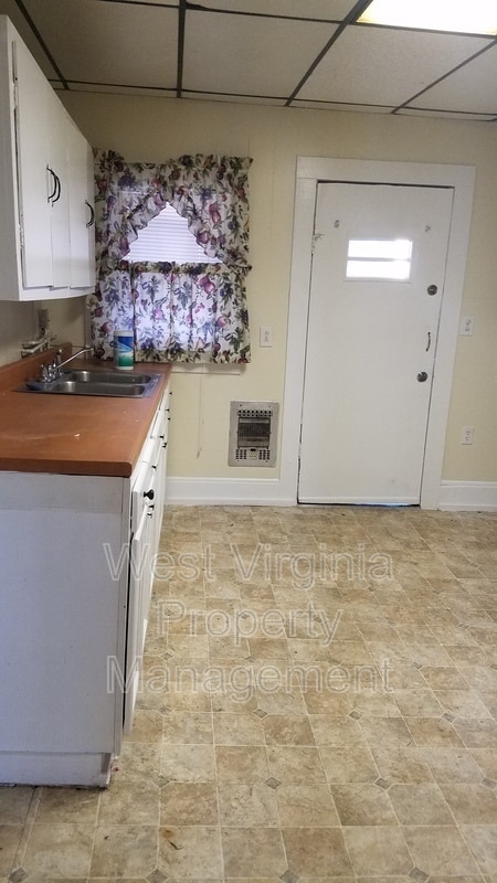 Building Photo - 200 Loflin St