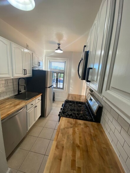 Interior Photo - St. Lukes Place