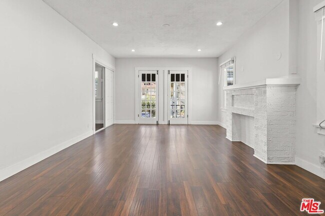 Building Photo - 1756 N La Brea Ave