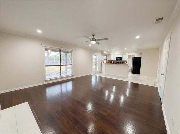 Building Photo - 1951 Pin Oak Dr