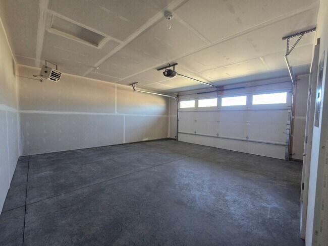 Building Photo - 6314/6316 Decker Lane