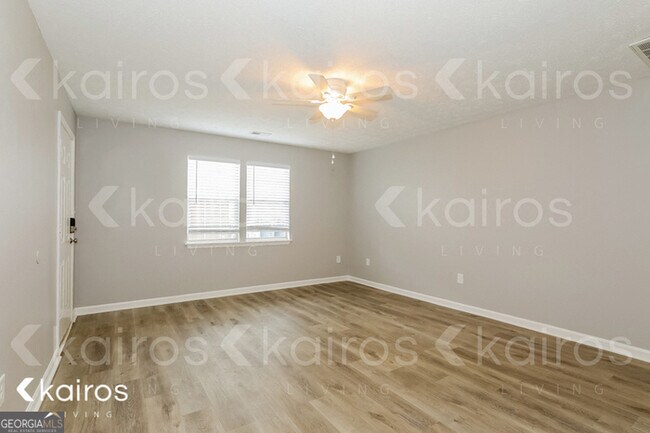 Building Photo - 415 Deer Park Dr