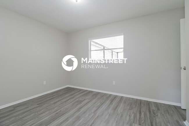 Building Photo - 4 Bedroom Pet-Friendly Home in Apopka, FL with Main Street Renewal