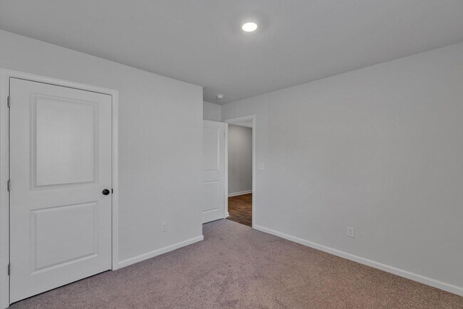 Building Photo - Holly Ridge House for Rent with Water View!