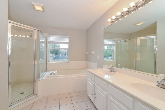 Building Photo - 882 Grand Sayan Loop