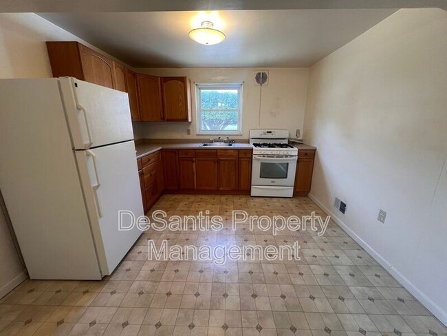 Building Photo - 1123 Clippert St