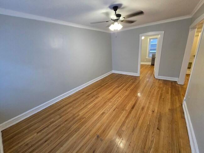 Building Photo - 4826 N Avers Ave