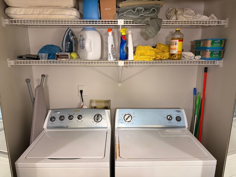 Laundry Closet - 3201 Lenox Rd NE
