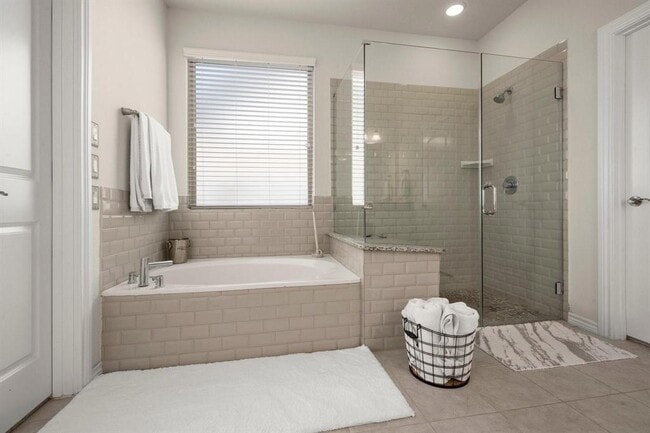 Building Photo - 17831 Maple Ash Dr