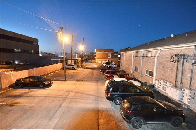 Building Photo - 3030 Edenborn Ave