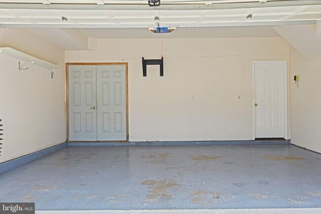 Building Photo - 2658 Logan Wood Dr