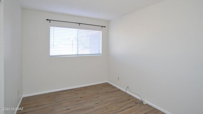 Building Photo - 3777 W Horizon Hills Dr