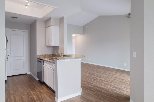 Building Photo - 6000 Shepherd Mountain Cove