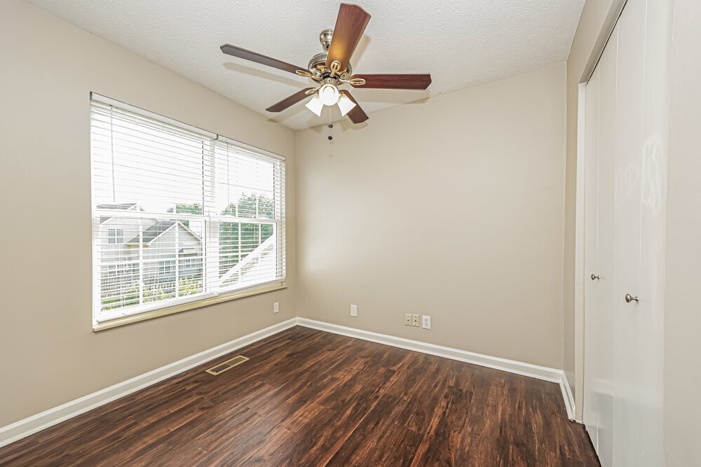 Building Photo - 909 Bexhill Ct S