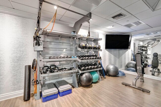 Building Photo - 500 SE Mizner Blvd