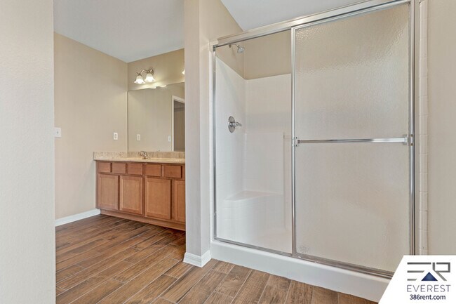 Building Photo - 39 Firethorn Ln