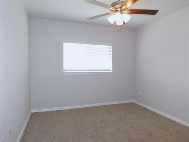 Building Photo - 2229 Davenport Dr