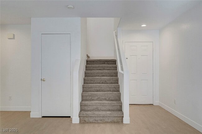 Building Photo - 2431 Lilac Cove St