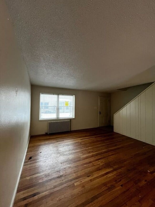 Building Photo - 2 BEDROOM 1 BATHROOM TOWNHOME CLOSE TO WARREN AIR FORCE BASE