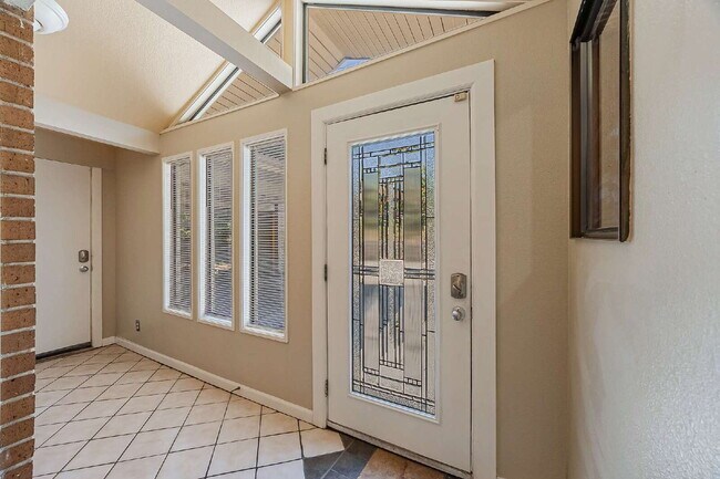 Building Photo - NOT SHOWING THIS PROPERTY AT THIS TIME>  W...