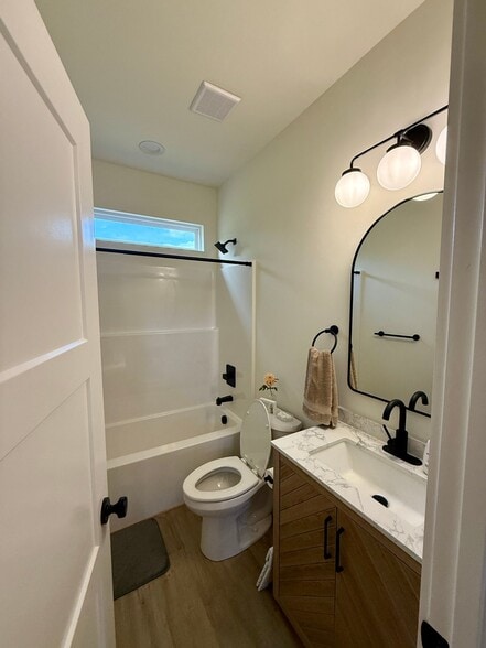Building Photo - 5319 Upshaw Dr