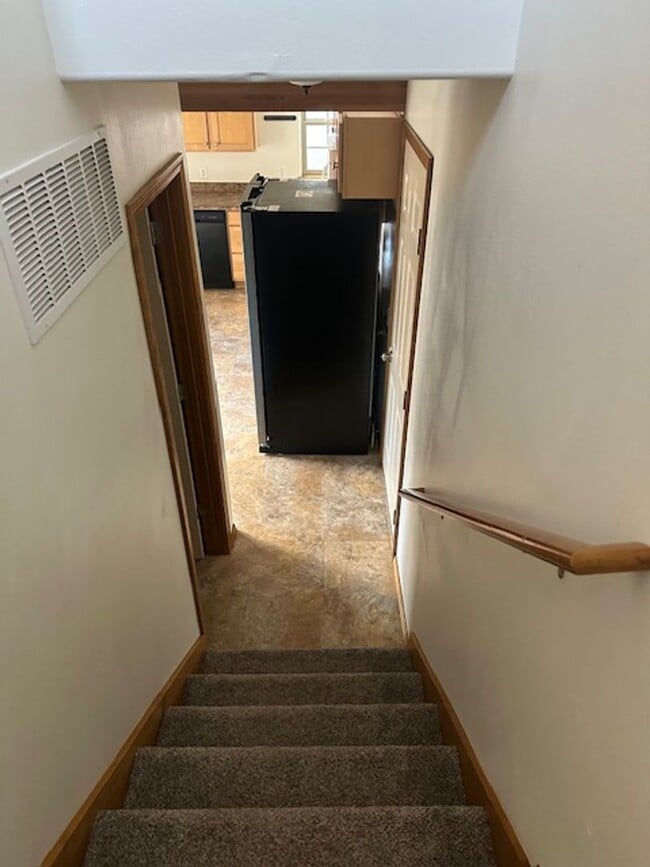 Building Photo - 3 bedroom Upscale home Mid town