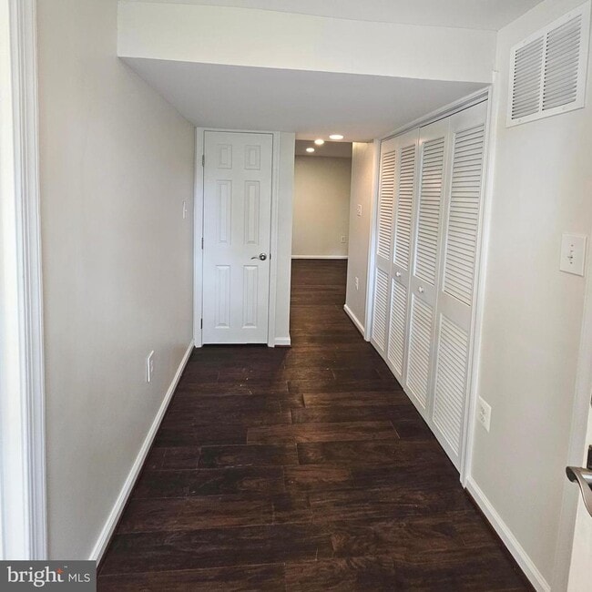 Building Photo - 8533 Pepperdine Dr
