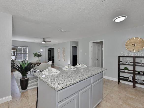 Building Photo - 6206 S Adelia Ave