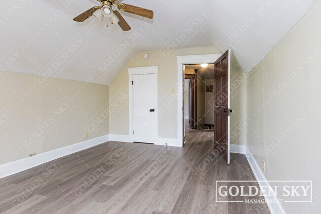 Building Photo - 805 E Jackson St