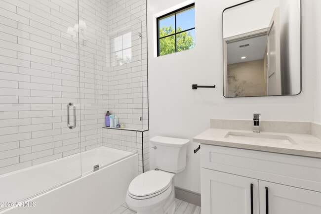 Building Photo - 2912 E Pierson St