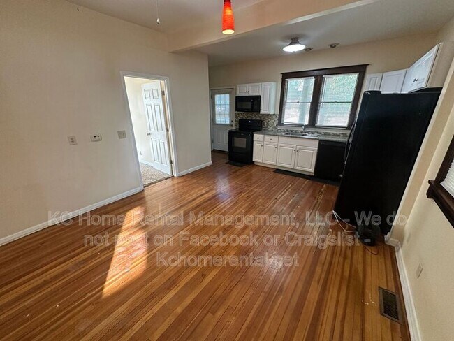 Building Photo - 2826 Harrison St