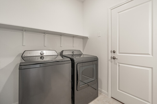 Building Photo - 848 Long Run