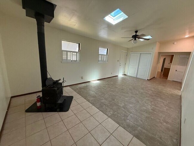 Building Photo - Pensacola - East Hill - 4 bedrooms, 3 bathroom - Mother in Law suite