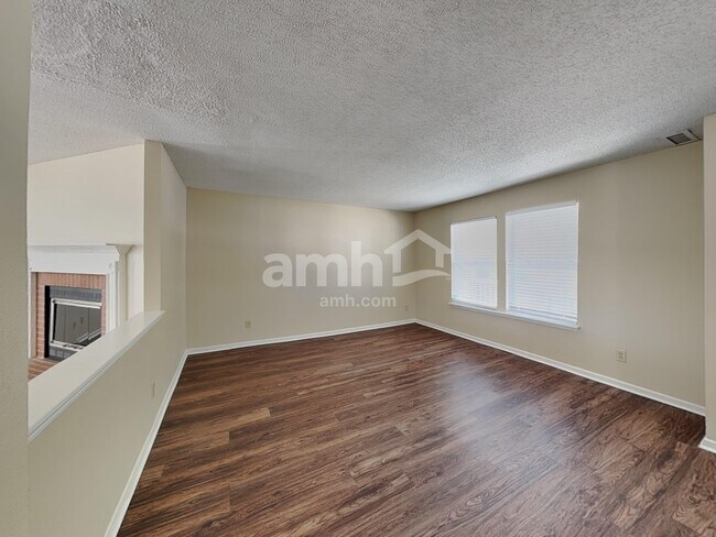 Building Photo - 711 Thornwood Ct