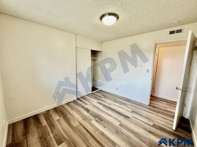 Building Photo - 8446 N El Dorado St